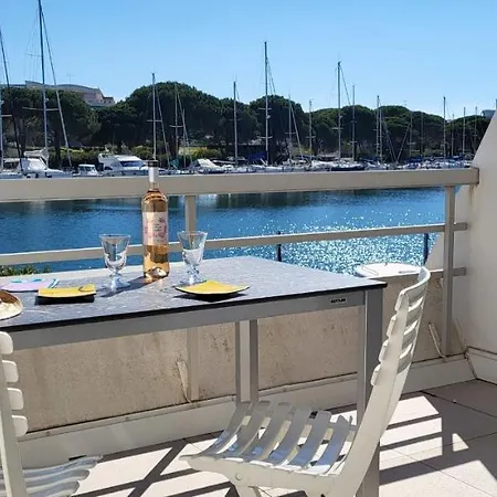 Holiday home Marina Lairan Vue Sur L'eau Et Les Bateaux De Port Camargue 2etoiles F *