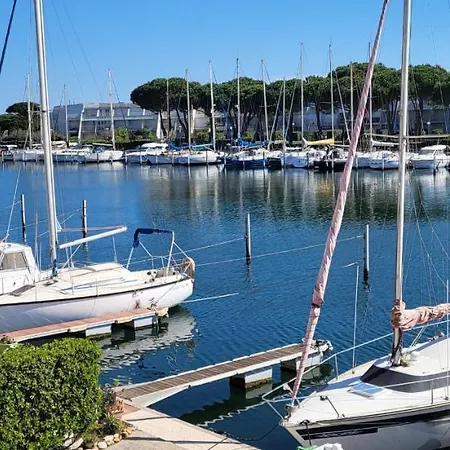 Holiday home Marina Lairan Vue Sur L'eau Et Les Bateaux De Port Camargue 2etoiles F