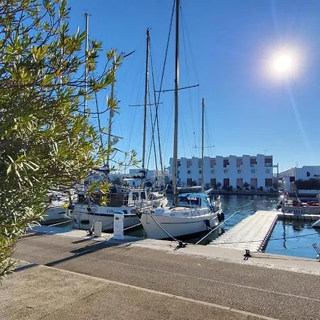 Holiday home Marina Lairan Vue Sur L'eau Et Les Bateaux De Port Camargue 2etoiles F *