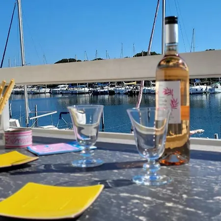 Prázdninový dům Marina Lairan Vue Sur L'eau Et Les Bateaux De Port Camargue *
