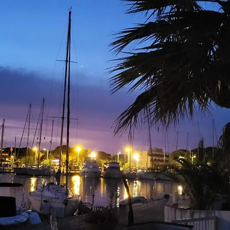 Prázdninový dům Marina Lairan Vue Sur L'eau Et Les Bateaux De Port Camargue Le Grau-du-Roi