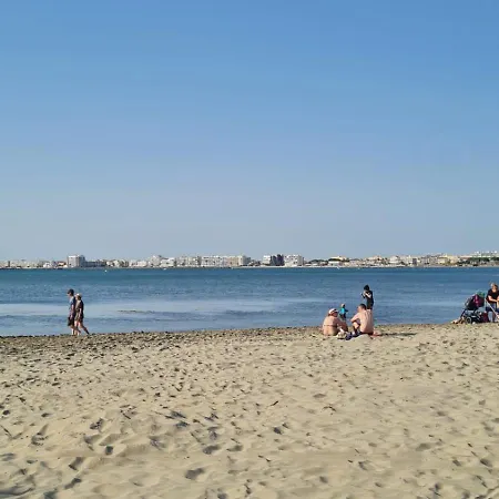 Marina Lairan Vue Sur L'eau Et Les Bateaux De Port Camargue * Le Grau-du-Roi