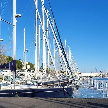 Lägenhet Marina Lairan View Of The Water And Boats In Port Camargue 2 Stars F