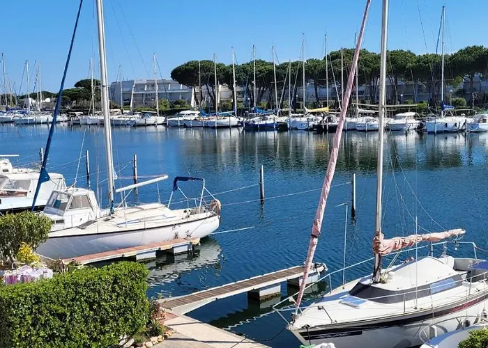 Nyaraló Marina Lairan Vue Sur L'eau Et Les Bateaux De Port Camargue