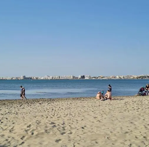 Marina Lairan Vue Sur L'eau Et Les Bateaux De Port Camargue Nyaraló *